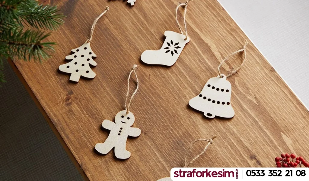 yılbaşı için çam ağacı süsleri - ahşap